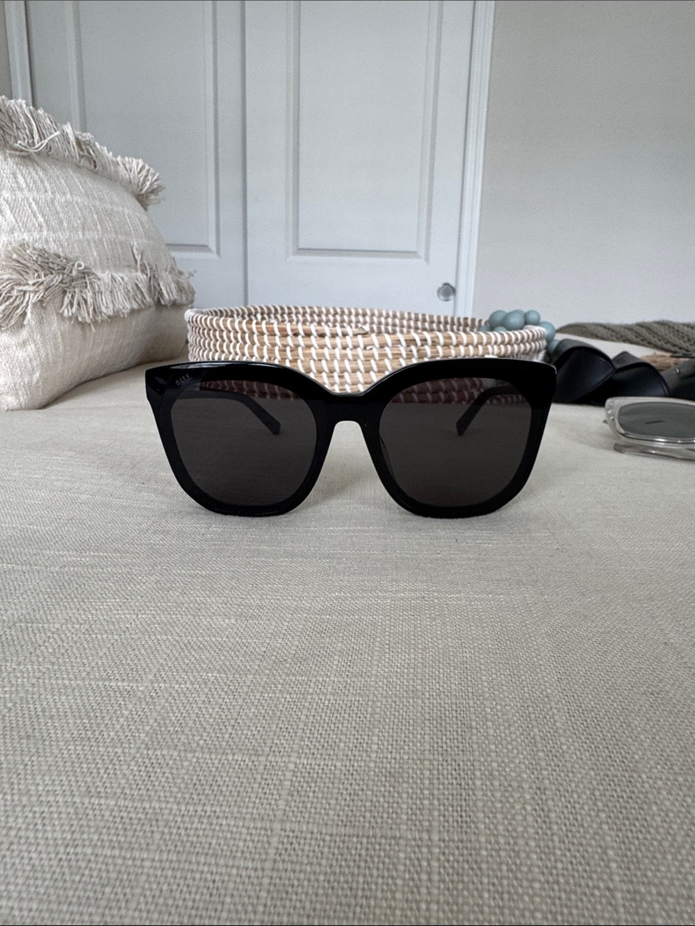 Diff Eyewear Black Oversized Cat Eye Sunglasses